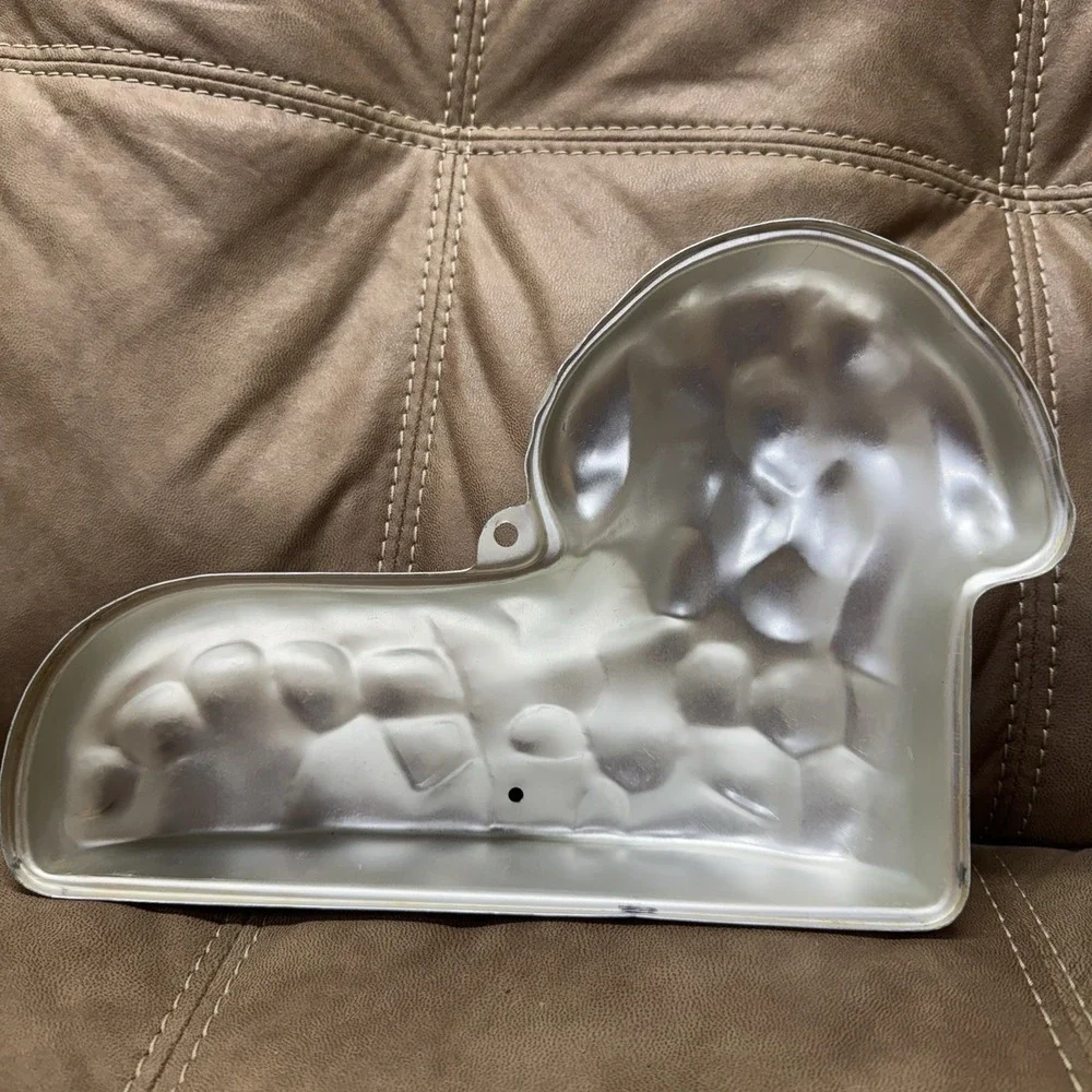 Vintage 2 Piece Easter Heavy Cast Aluminum Sheep Lamb 3-D Baking Cake Mold